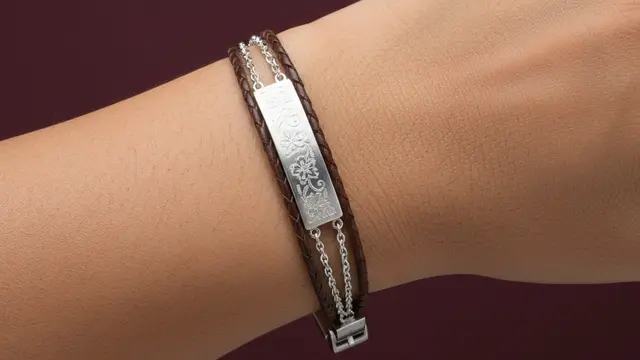 Model Gelang Emas Tali Kombinasi untuk Wanita 50 Tahun by Gemini