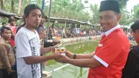 Gayeng, Cabup Fikri Mancing Bareng Ratusan Warga Tegal