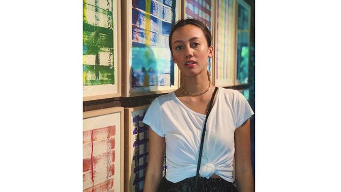 Jarang Terekspos, Ini 6 Potret Cantik Anak Sulung Tora Sudiro (sumber: Instagram.com/nabilasudiro)