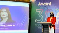 Shyalimar Malik saat menerima penghargaan di Acara Indonesian Award Magazine 3.0 (ist)