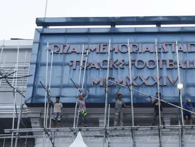 Suasana tampak luar dari Stadion Rizal Memorial di Manila, Senin (25/11). Lokasi ini akan menjadi venue cabang sepak bola SEA Games 2019. (Bola.com/M Iqbal Ichsan)