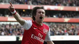 2. Tomas Rosicky (Arsenal), gelandang serang ini didatangkan dari Dortmund. Kemampuan Little Mozart yang luar biasa harus sirna akibat cedera yang menyelimutinya selama tiga bulan. (AFP/Ian Kington)