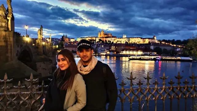 6 Momen Romantis Tania Nadira dan Suami Bulan Madu Keliling Eropa