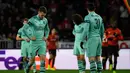 Ekspresi kecewa Aaron Ramsey pada leg 1, babak 16 besar Liga Europa yang berlangsung di Stadion Roazhon Park, Rennes, Jumat (8/3). Arsenal kalah 1-3 kontra Rennes. (AFP/Damien Meyer)