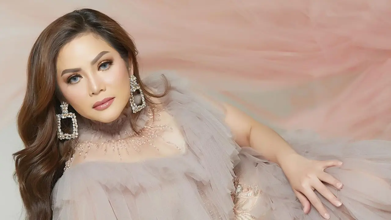 FOTO: Gaya Terbaru Kristina Dalam Pemotretan Untuk Single Terbarunya Usai Lama Vakum