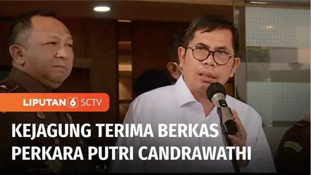 Kejaksaan Agung menerima berkas perkara Putri Candrawathi, istri Irjen Ferdy Sambo, terkait kasus kematian Brigadir Nofriansyah Yosua Hutabarat. Di saat bersamaan, Kejaksaan juga mengembalikan berkas perkara empat tersangka lain, supaya bisa segera d...