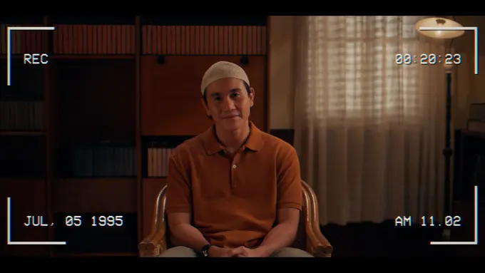 Vino G. Bastian dalam film "Sabtu Bersama Bapak". (Foto: Prime Video)