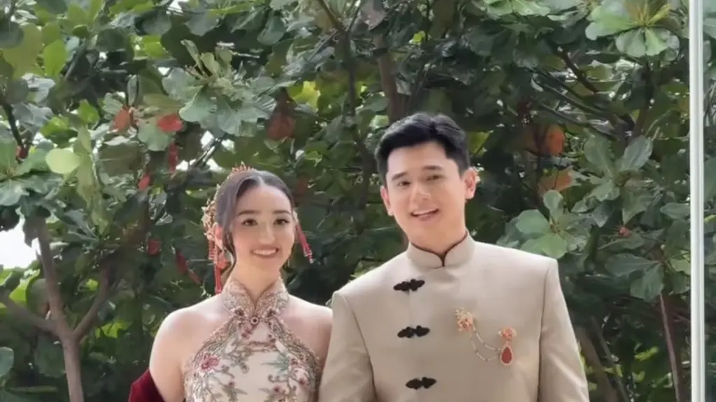 Ranty Maria saat Gelar Prosesi Tea Pai Bersama Rayn Wijaya. [@brideswhisperer]