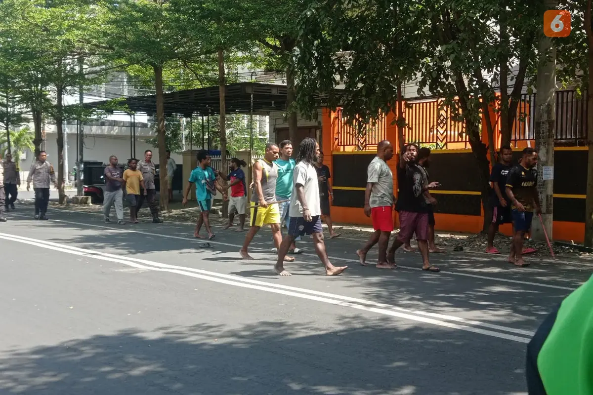 Asrama Mahasiswa Papua di Makassar Diserang OTK (Liputan6.com/Fauzan)