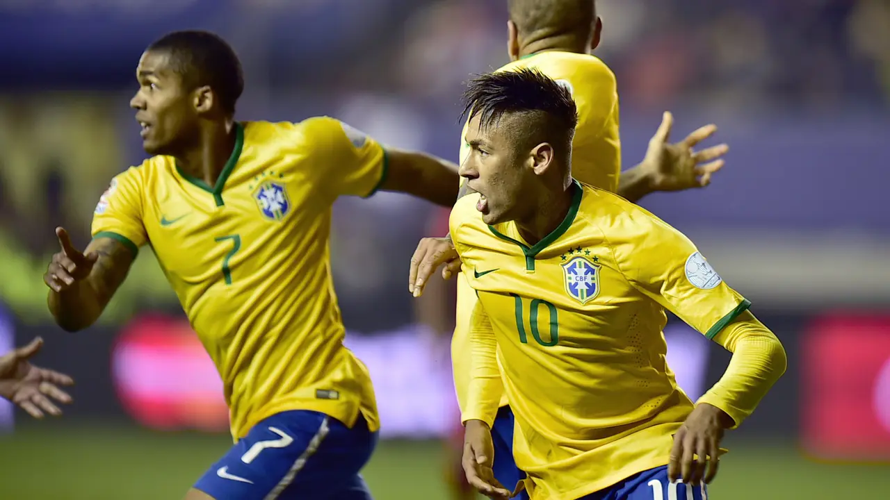 Douglas Costa- Neymar