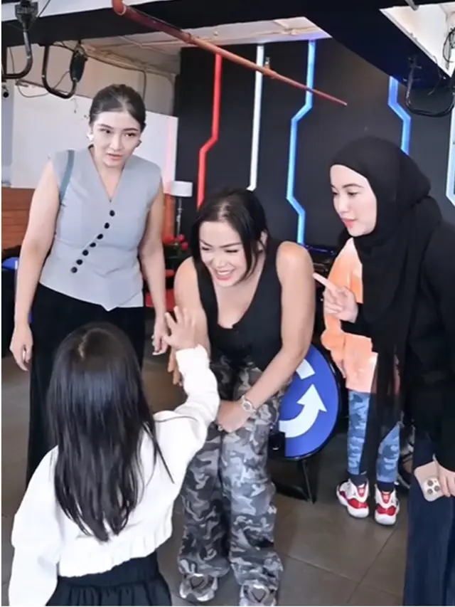 Gaya 5 Tamu Artis di Ultah El Barack Anak Jessica Iskandar ke-11, Tampil Kasual