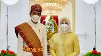 Presiden Joko Widodo dan Ibu Hj. Iriana Joko Widodo melakukan foto saat menghadiri peringatan HUT ke-76 RI di Istana Merdeka, Selasa (17/8/2021). (Foto: Laily Rachev-Biro Pers Sekretariat Presiden)