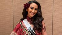 Puteri Indonesia 2020 Ayu Maulida mengenakan kebaya rancangan Anne Avantie ketika menghadiri Gala Dinner Miss Universe 2020. (dok. Instagram @ayumaulida97/https://www.instagram.com/p/COsd9tohSUt/)