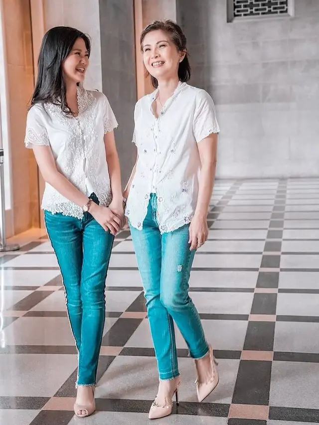 Felicia Tissue dan ibunda, Meilia Lau. (Foto: Instagram @feliciatissue)
