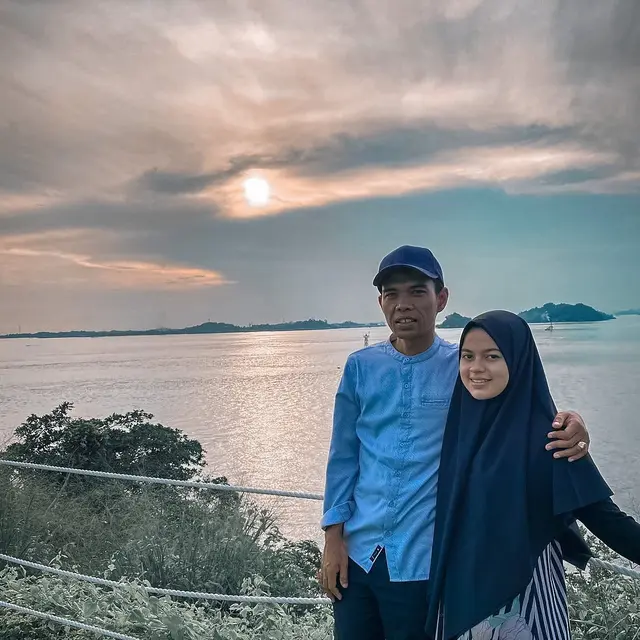 6 Potret Ustaz Abdul Somad dan Fatimah Az Zahra Usai Menikah