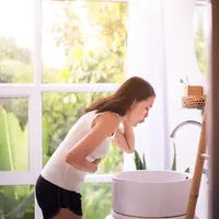 penyebab sering meludah/shutterstock/GBALLGIGGSPHOTO