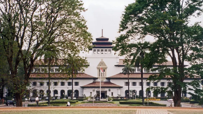 [QUIZ] Temukan 8 Tempat Wisata Tersembunyi di Bandung