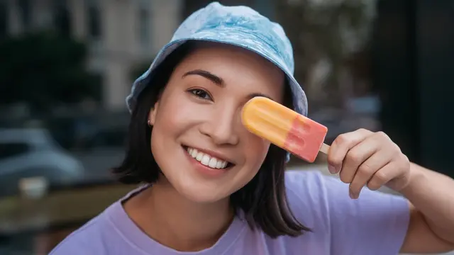 bahagia tersenyum lucu