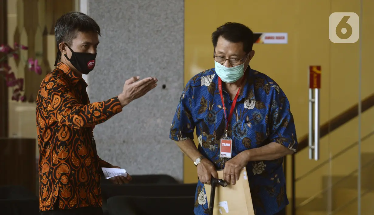Dirut PT Abadi Sentosa Perkasa Didi Laksamana saat akan menjalani pemeriksaan penyidik di Gedung KPK, Jakarta, Rabu (1/7/2020). Didi menjadi saksi untuk tersangka mantan Dirut PTDI Budi Santoso terkait dugaan korupsi penjualan dan pemasaran pesawat di PTDI tahun 2007-2017. (merdeka.com/Dwi Narwoko)