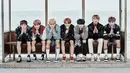 Musik tampaknya bisa menjadi obat untuk menyembuhan depresi. Tak terkecuali musik milik BTS yang dinilai membantu seorang penggemar. (foto: dazeddigital.com)