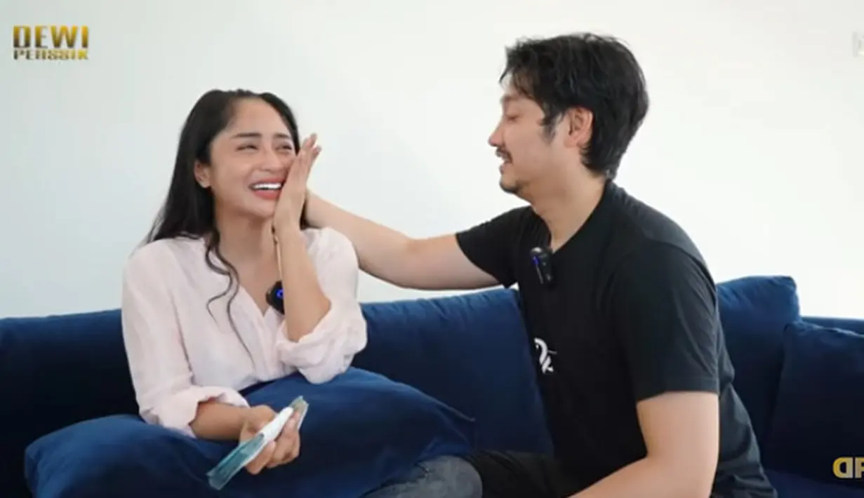 Dewi Perssik (Youtube/DEWI PERSSIK)