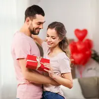 ilustrasi 5 Kado Valentine yang Cocok Diberikan untuk Orang Tersayang/Syda Productions/shutterstock