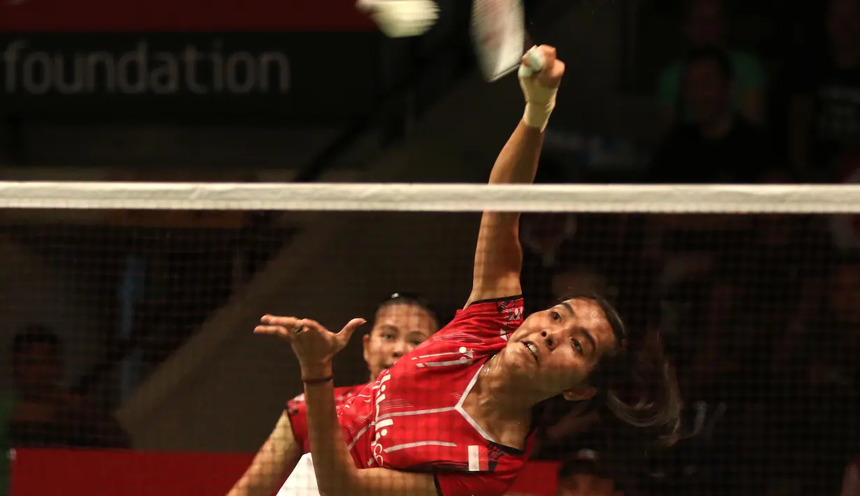 Nitya Krishinda Maheswari/Greysia Polii menang dengan skor 17-21 21-13 21-11. (Bola.com/Arief Bagus)
