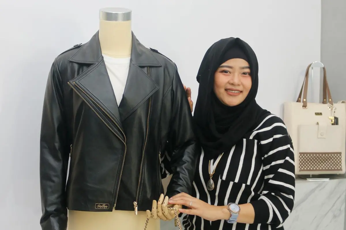 Desainer Efied Dwi Meyastutie