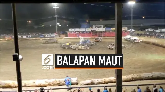VIDEO: Wanita Tewas Tertabrak Saat Menonton Pertandingan Mobil Tua