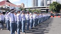 Kapolda Metro Jaya Irjen Pol Asep Edi Suheri meluncurkan Polisi Siswa Keamanan Sekolah, Senin (17/11/2025). (Liputan6.com/Ady Anugrahadi)