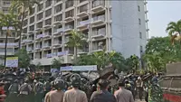 Top 3 News: Eksekusi Hotel Sultan Ricuh, Tangan Kivlan Zen Terluka