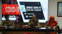 RSUD Sidoarjo membatasi jumlah pengunjung untuk mencegah penyebaran COVID-19 (Liputan6.com/ Dian Kurniawan)