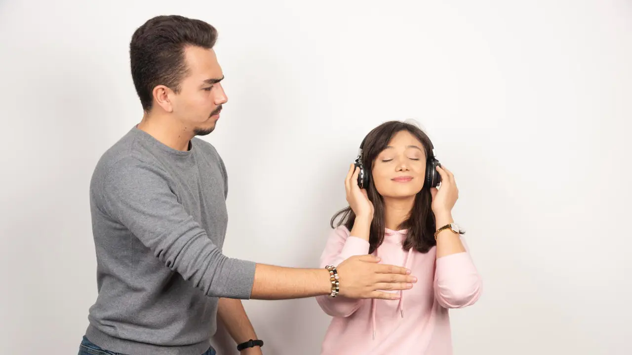 40 Kata-Kata Bijak Cinta Bertepuk Sebelah Tangan - Ragam Bola.com