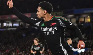 Pemain Arsenal Ethan Nwaneri saat mencetak gol ke gawang Brighton pada ajang Liga Inggris 2024/2025. (Glyn KIRK / AFP)