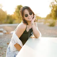 ilustrasi kepribadian perempuan/Photo by Conner Ching on Unsplash