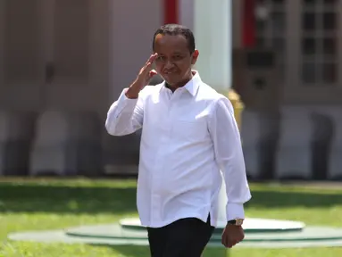 Mantan Ketua Umum Himpunan Pengusaha Muda Indonesia (HIPMI) Bahlil Lahadalia memberi hormat saat tiba di Istana, Jakarta, Selasa (22/10/2019). Bahlil dipanggil Presiden Joko Widodo atau Jokowi untuk menempati salah satu pos kementerian di Kabinet Kerja Jilid II. (Liputan6.com/Angga Yuniar)