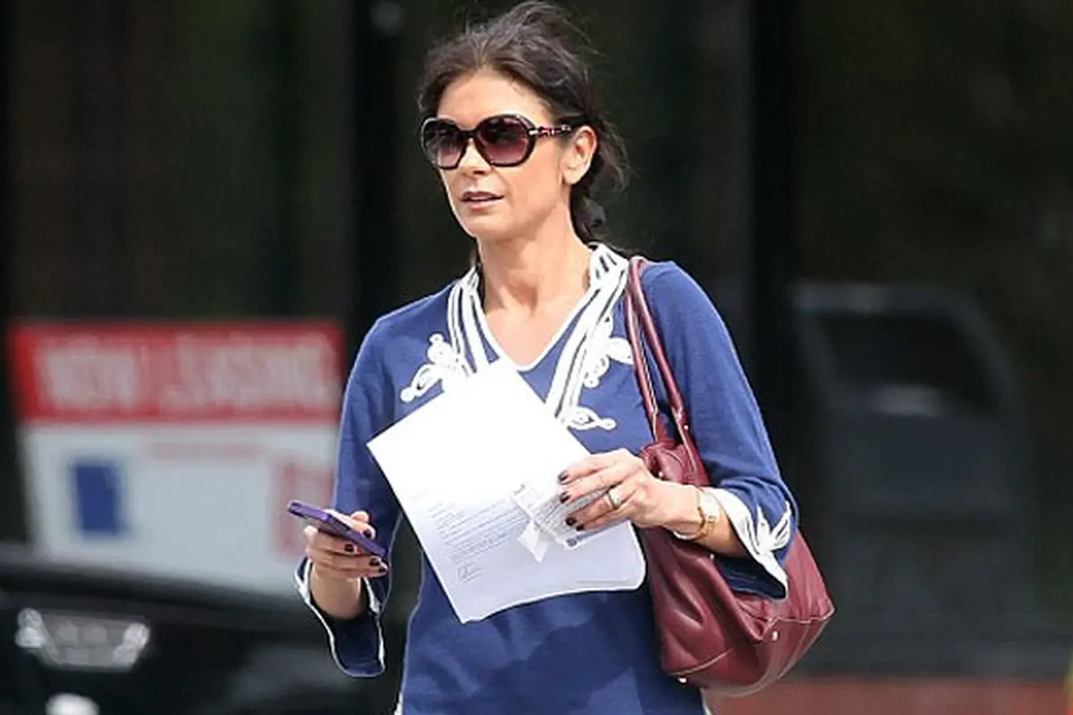 catherine-zeta-130906b.jpg