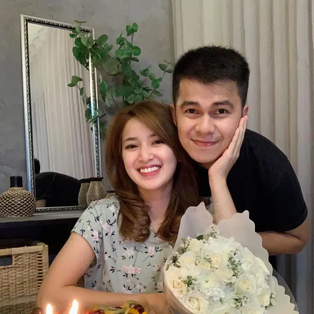 Hamil Anak Pertama, Ini 6 Potret Rosiana Dewi dan Handika Pratama Usai Menikah