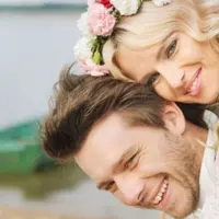 Pernikahan yang bahagia nggak akan kedatangan orang ketiga. (ukrainebridesagency.com)