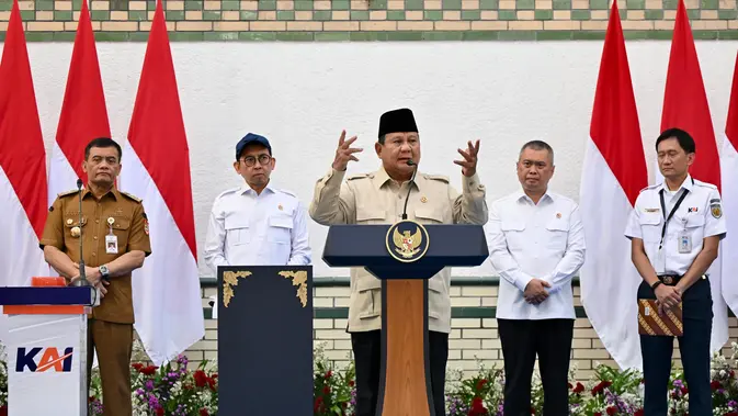 Prabowo: Kereta Api Harus Tetap Layani Kota-Kota Kecil