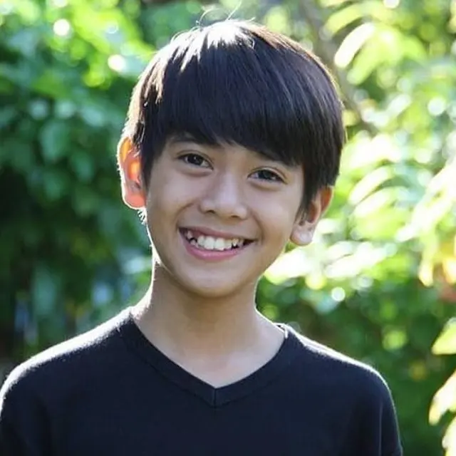 Genap Berusia 21 Tahun, Ini 6 Potret Masa Kecil Iqbaal Ramadhan yang Menggemaskan