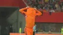 Striker Timnas Belanda, Vincent Janssen, meluapkan kekecewaannya karena tidak mampu memanfaatkan peluang di depan gawang Austria. (Bola.com/Reza Khomaini)