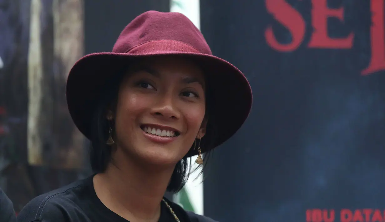 Selain jago akting, Tara Basro juga punya kulit yang eksotis. Bentuk rahangnya yang tegas, semakin menambah kesan eksotis Tara Basro. (Nurwahyunan/Bintang.com)