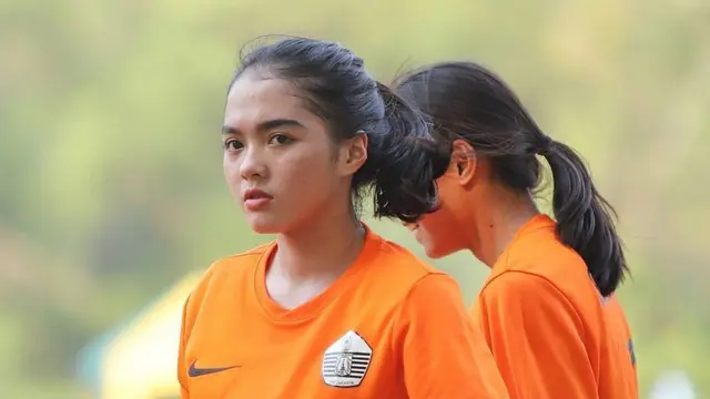 6 Potret Anggita Oktaviani, Tunangan Maell Lee yang Berprofesi Pesepak Bola Wanita