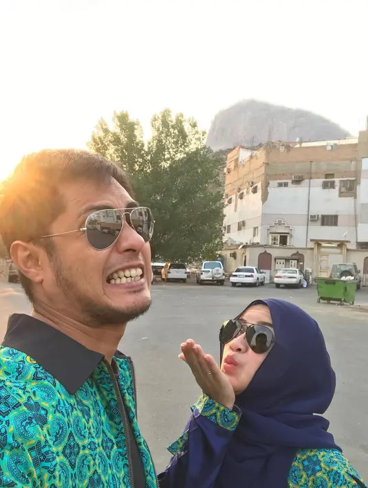 Sebelum resmi mempersunting Tasya, Ferry dipanggil Din Syamsuddin. Lantaran Tasya merupakan salah satu murid kesayangannya. Dan pemeran di film Jilbab Traveler: Love Sparks in Korea itu mengungkapkan keseriusannya. (Instagram/ferryardiansyah19)