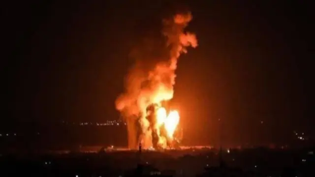 Serangan udara Israel di Suriah menewaskan sedikitnya 42 orang termasuk enam militan Hizbullah, 29 Maret 2024. (Observatorium Suriah untuk Hak Asasi Manusia)