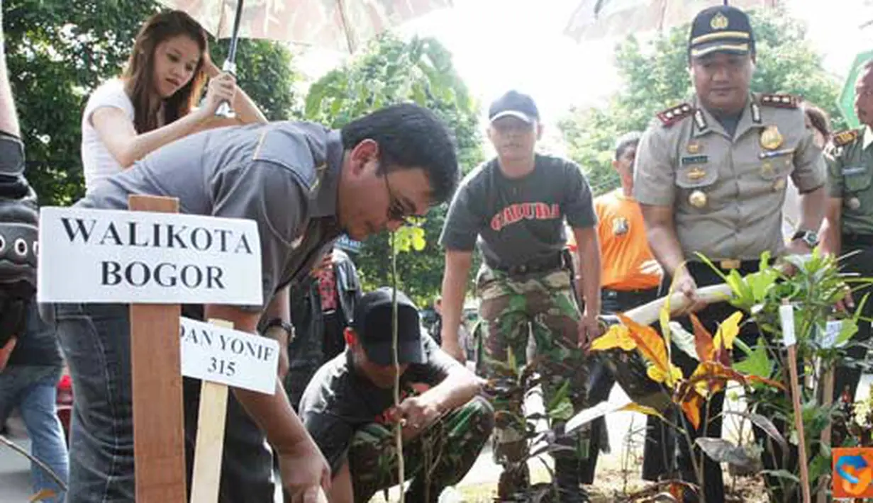 Citizen6, Bogor: Selain melakukan deklarasi, para peserta juga melakukan penanaman bibit pohon di beberapa titik di Kota Bogor. (Pengirim: Tri Iswanto)