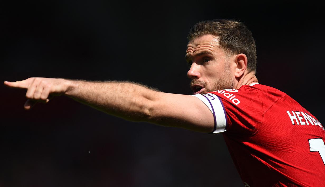 Bebarapa pemain dipastikan meninggalkan Liga Inggris pada bursa transfer pemain musim 2023/2024. Enam pemain di antaranya berstatus sebagai kapten tim, yang tentunya memberi tugas ekstra bagi klub yang ditinggalkan untuk mencari sosok pengganti. Berikut ini 6 kapten tim yang telah dipastikan meninggalkan Liga Inggris mulai musim 2023/2024. (AFP/Peter Powell)