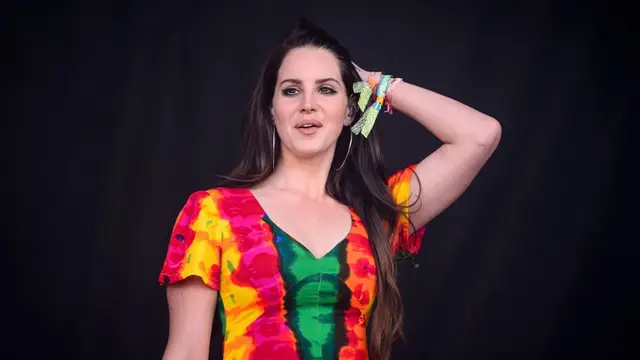 [Bintang] Lana Del Rey