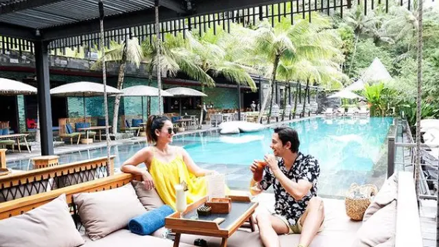 Usia Kandungan 6 Bulan, Ini 6 Momen Andrew Andika Ajak Istri Babymoon di Bali